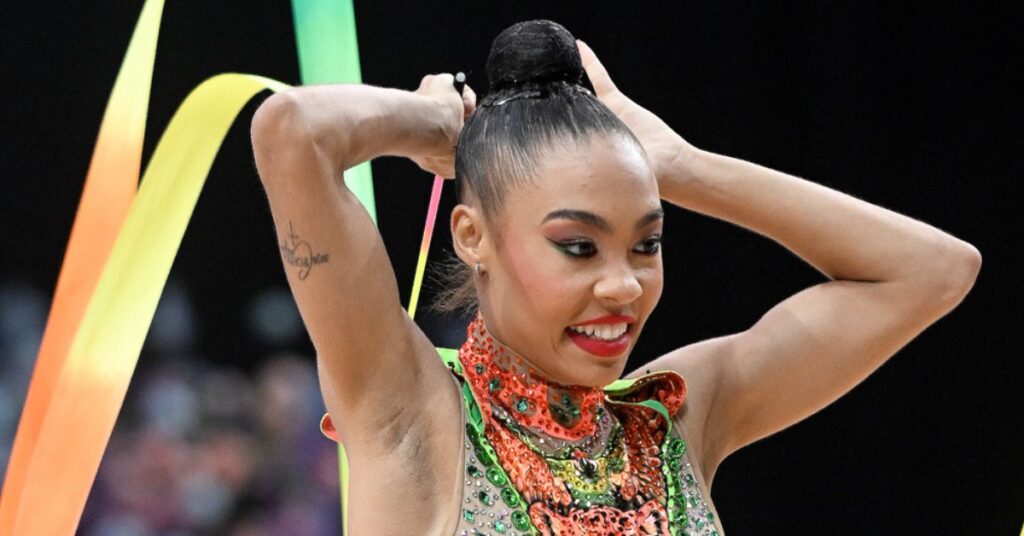 Geovanna Santos foi a oitava melhor com a fita em Clua-Napoca. | Foto: Anna Kull