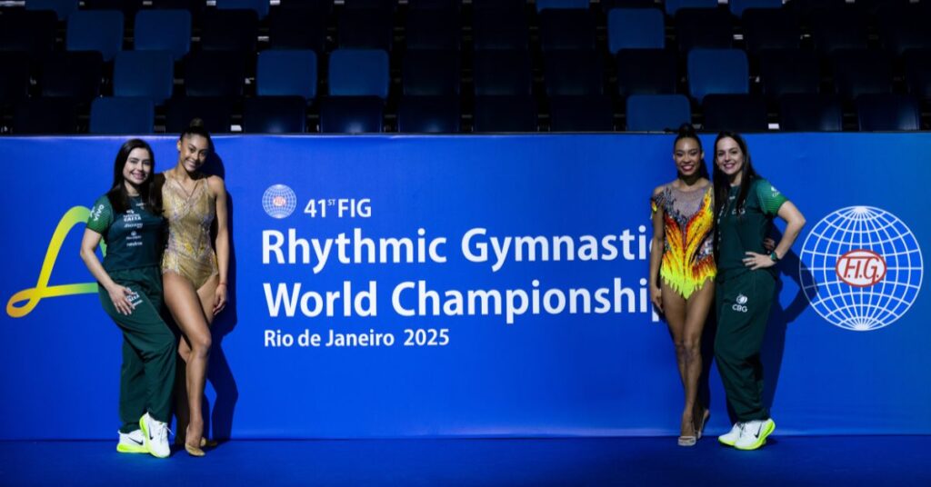 Babi ressaltou o apoio que recebeu de Geovanna Santos e sua treinadora Gizela Batista. | Foto: Ivan Carvalho/CBG