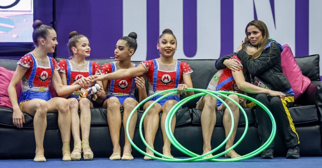 Emoção marcou a despedida das atletas do conjunto e da treinadora Juliana Coradine. | Foto: Ana Patricia/COB