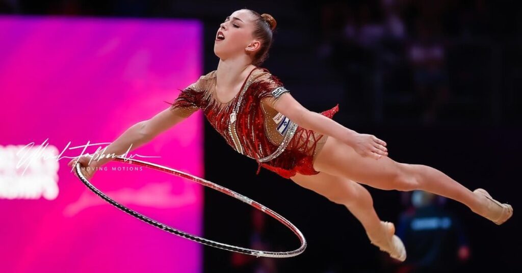 Após dez meses se recuperando de lesão, Daria Atamanov foi medalha de bronze em Valência, em 2023. | Foto: Ulrich Faßbender
