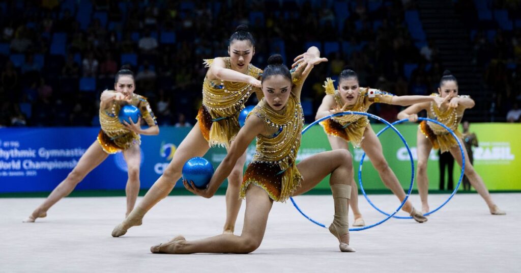 Conjunto do Japão foi perfeito com bolas e arcos e garantiu o ouro. | Foto: Ivan Carvalho/CBG
