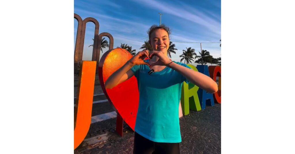 Vera Tugolukova, do Chipre, fez passeio na Orla de Atalaia. | Reprodução: Instagram @wchrio25