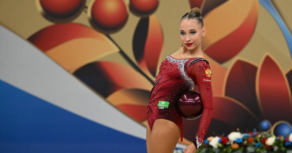 Vladislava Sharonova foi a grande campeã do individual geral. | Foto: Oleg Naumov