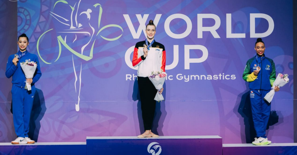 Geovanna Santos conquistou sua primeira medalha em edição de Copa do Mundo. | Foto: Viktoriia Popova