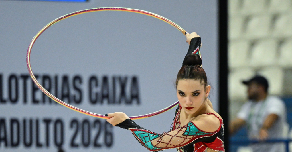 Maria Alexandre apresentou sua nova série de arco no Campeonato Brasileiro. | Foto: Adriano Bissoli/CBG