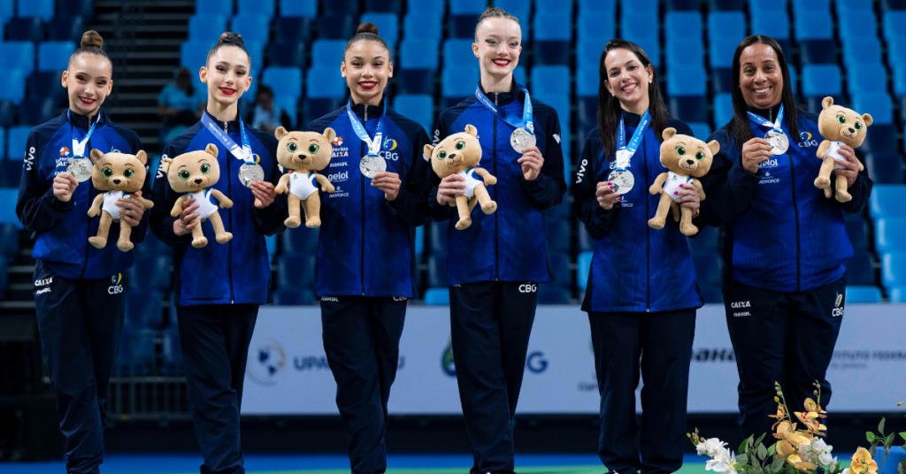 Ginastas individuais do Brasil conquistaram a medalha de prata por equipes. | Foto: MeloGym/CBG
