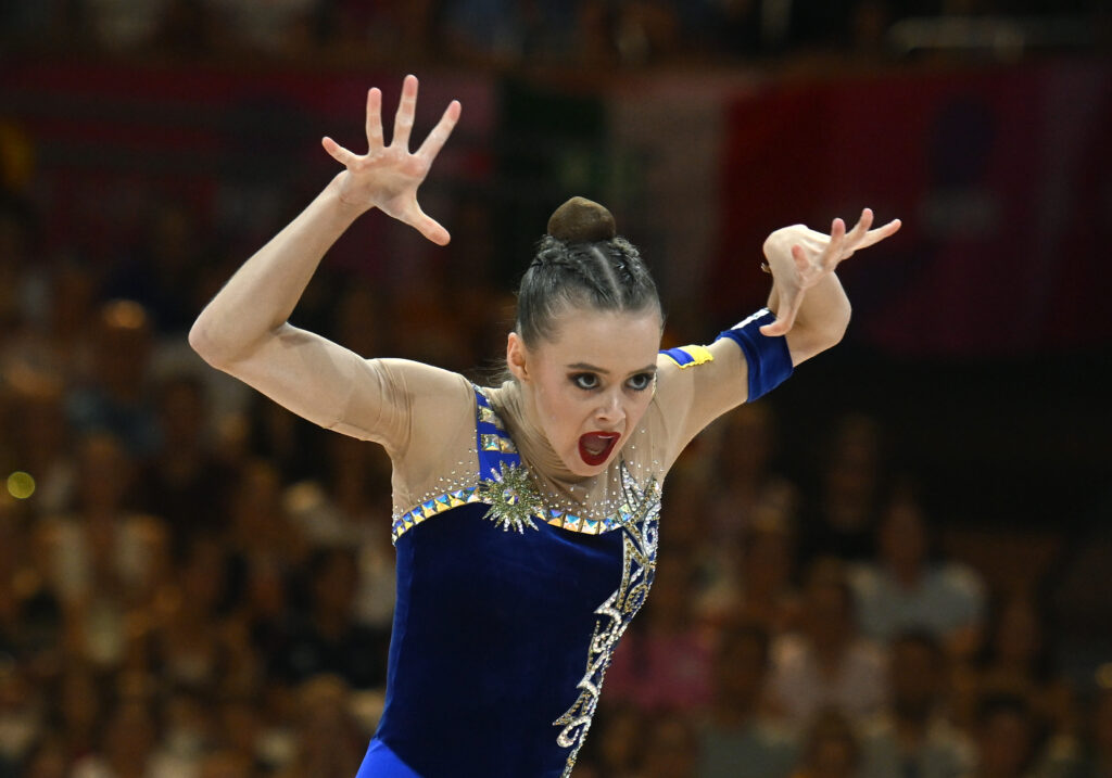 Taisiia Onofriichuk em sua série de ao som de Michael Jackson na final por aparelhos do Mundial de Frankfurt. | Anna Kull