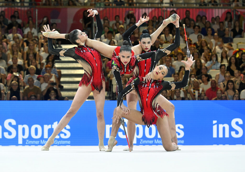 Brasil conseguiu a segunda medalha de ouro do dia na prova mista de arcos e maças. | Foto: Anna Kull